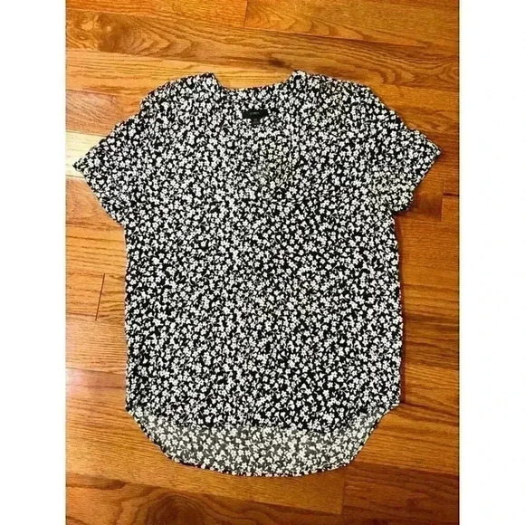 J.Crew XS Navy Floral Blouse Viscose Short Sleeve Light  Airy Top Blouse - Picture 1 of 7